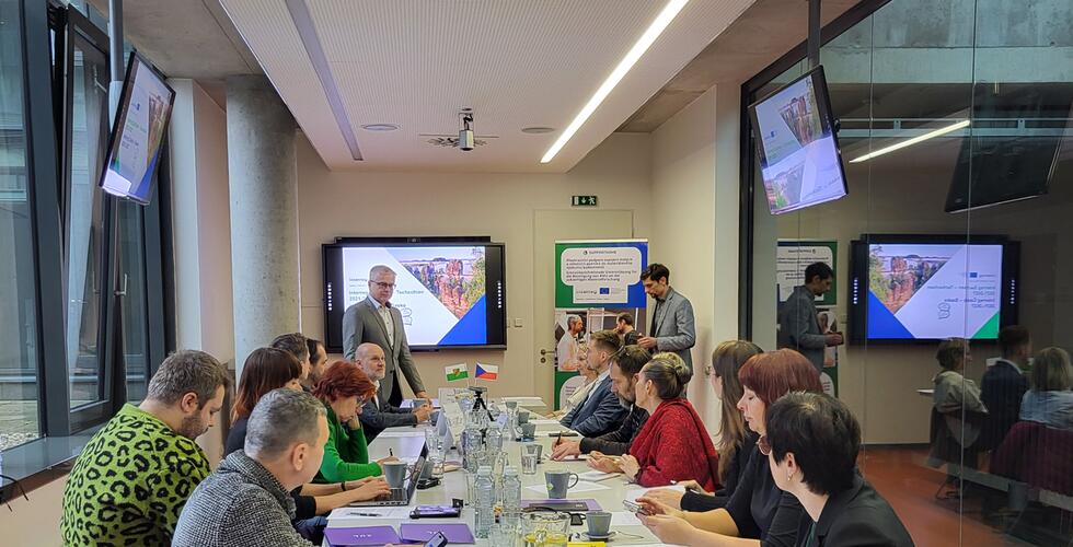 Pressekonferenz zur Inbetriebnahme des Mikroskops Helios 4 PFIB CXe